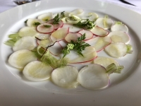 Les Jardins d'Alain Passard - Carpaccio de navets et radis, huile de noix, cerfeuil Les Jardins d'Alain Passard - Carpaccio de navets et radis, huile de noix, cerfeuil
