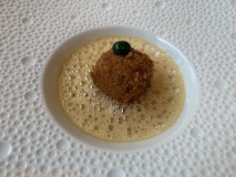 Restaurant Bozar - Troisième mise en bouche : croquette de crevettes grises