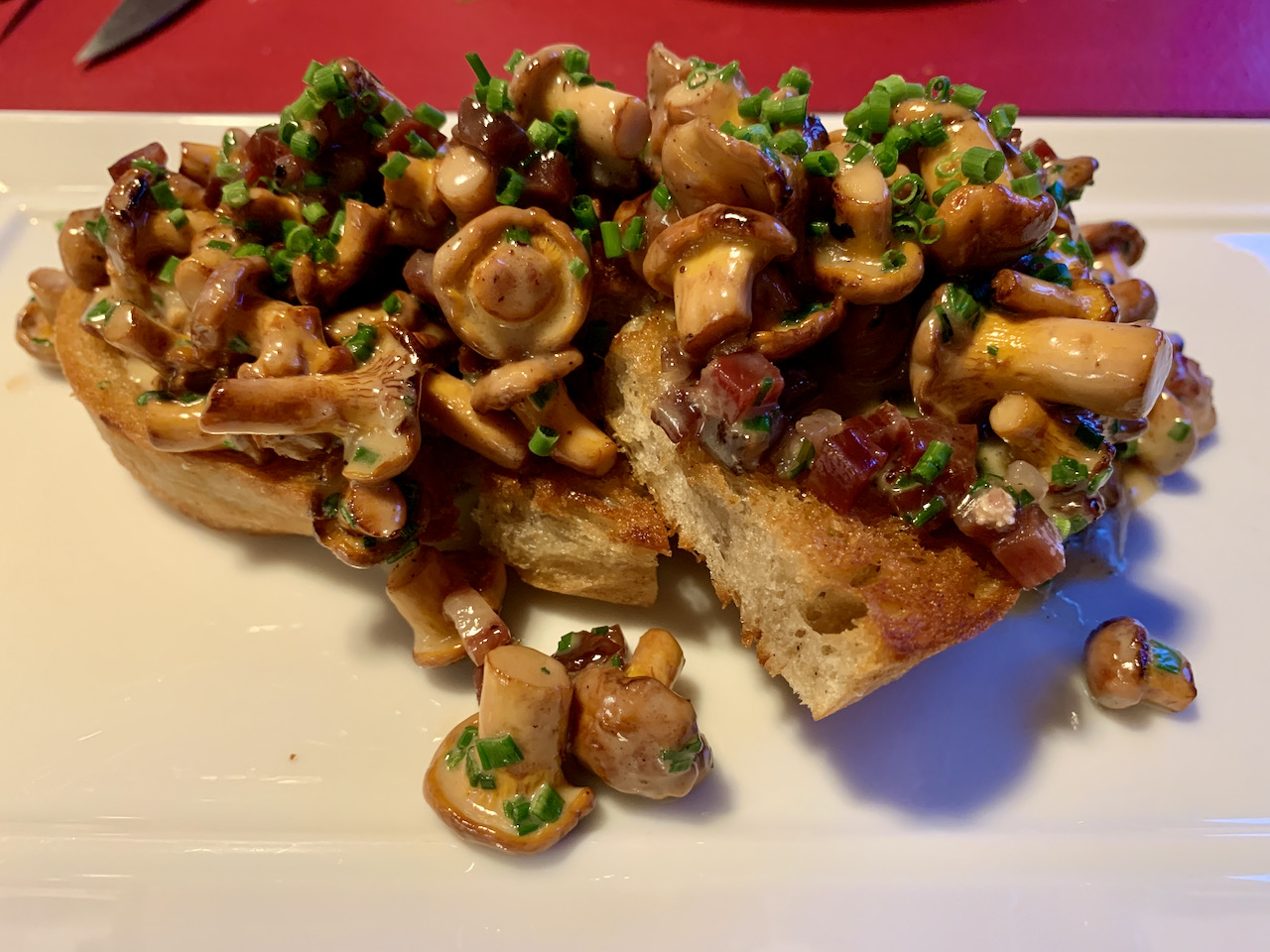 Le comptoir de l'eau vive - Toast de girolles