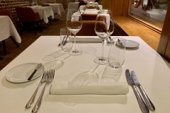 Restaurant Les Caves d'Alex - La table Restaurant Les Caves d'Alex - La table