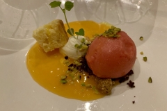 Restaurant Lucana -Ricotta, génoise à l'huile d'olives, coulis de carotte-orange, sorbet à l'orange sanguine, Restaurant Lucana -Ricotta, génoise à l'huile d'olives, coulis de carotte-orange, sorbet à l'orange sanguine,