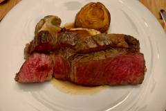 Pierre Burtonboy - Wagyu, rose de pomme de terre, légumes, jus