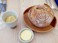 Restaurant Amen - Pain et houmous