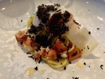 Restaurant Attablez-Vous - La truffe noir melanosporum australienne, fettucini au Beurre, vieux parmesan, concasse des pinces de homard