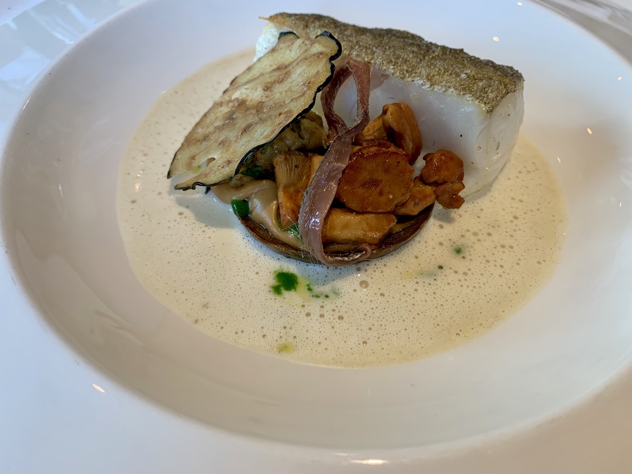 Restaurant Chai Gourmand - Merlan de ligne, jus au pain Girolles / aubergine / anchois