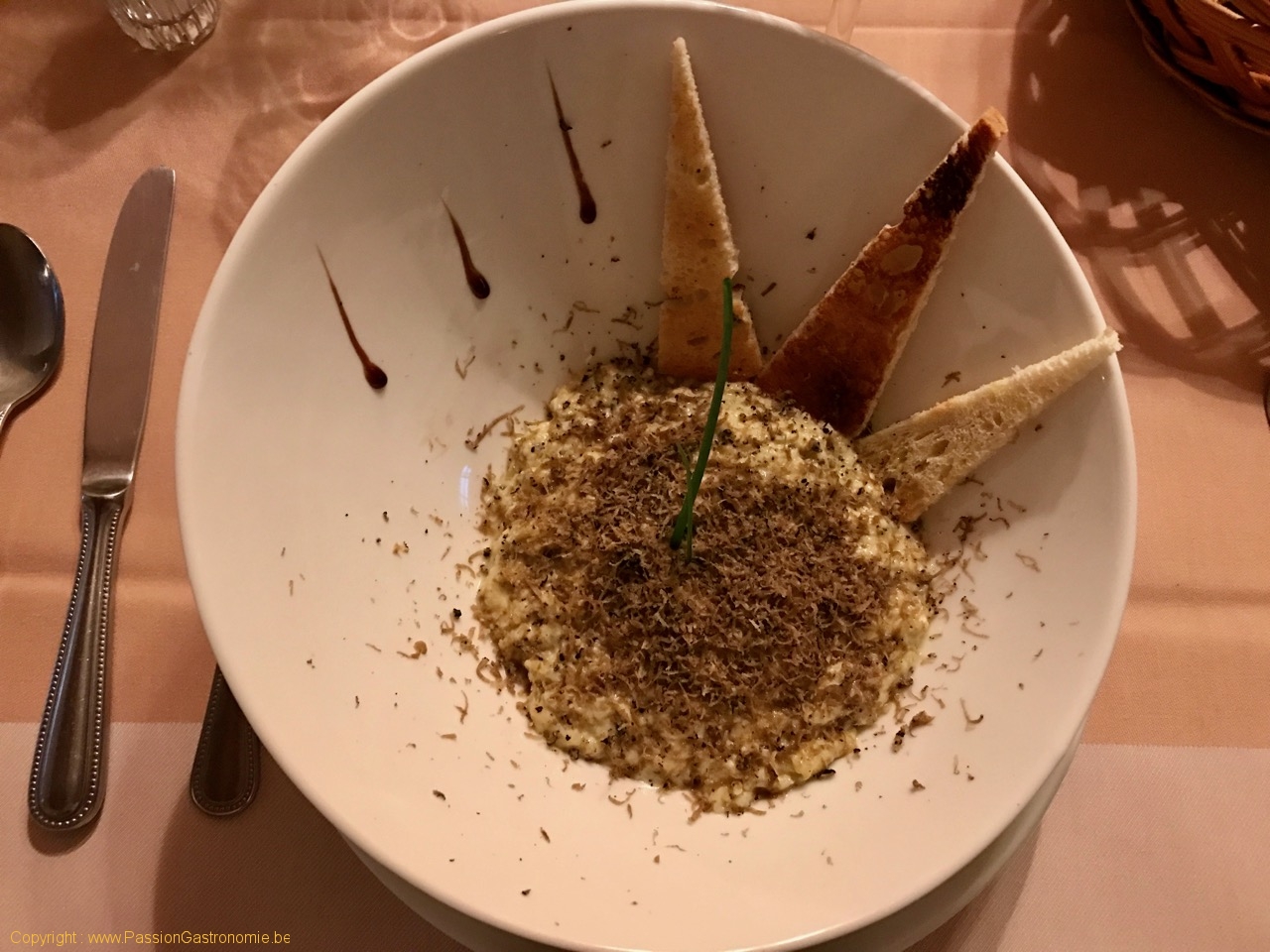 Restaurant Au Provencal - Oeufs brouillés à la truffe