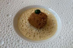 Restaurant Bozar - Troisième mise en bouche : croquette de crevettes grises