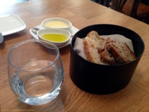 Restaurant Cécila à Bruxelles - Pain, beurre et huile d'olives