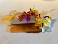 Restaurant Celler de Can Roca - Mel i mato : confiture de miel, gelée d'abricot, glace au mato, crème de mato, caramel de miel Restaurant Celler de Can Roca - Mel i mato : confiture de miel, gelée d'abricot, glace au mato, crème de mato, caramel de miel