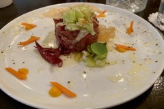 Restaurant Cocktail Cipiace - Tartare de boeuf et parmesan Restaurant Cocktail Cipiace - Tartare de boeuf et parmesan
