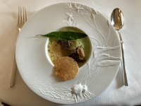 Restaurant Flocon de Sel - Morilles farcies, émulsion ail des ours, butternut et réglisse Restaurant Flocon de Sel - Morilles farcies, émulsion ail des ours, butternut et réglisse