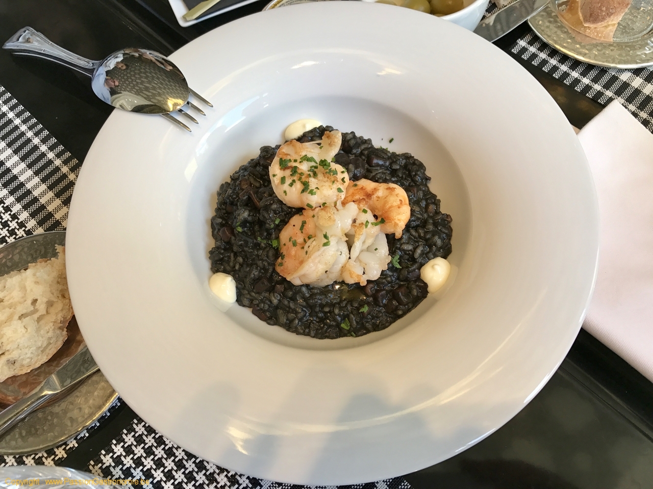 Restaurant Hispania - Riz noir à la seiche et aux crevettes