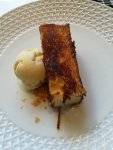 Restaurant Hispania - Pain perdu fait maison, glace vanille Restaurant Hispania - Pain perdu fait maison, glace vanille