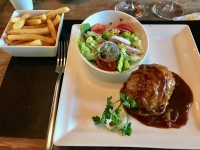 Restaurant La ferme des 4 saisons - Petit pain de veau Restaurant La ferme des 4 saisons - Petit pain de veau