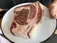 Restaurant La Paix - Wagyu n°10 avant découpe Restaurant La Paix - Wagyu n°10 avant découpe