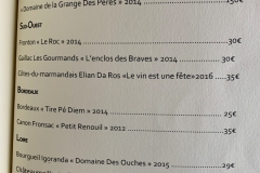 Restaurant L'Ardeqo - Un page de la carte des vins rouges Restaurant L'Ardeqo - Un page de la carte des vins rouges