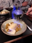 Restaurant La Table du Boucher - Mirabelle poêlées et flambées, glace vanille Restaurant La Table du Boucher - Mirabelle poêlées et flambées, glace vanille