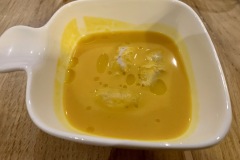 Restaurant La Vigneraie - Velouté de butternut, quenelle de faisan
