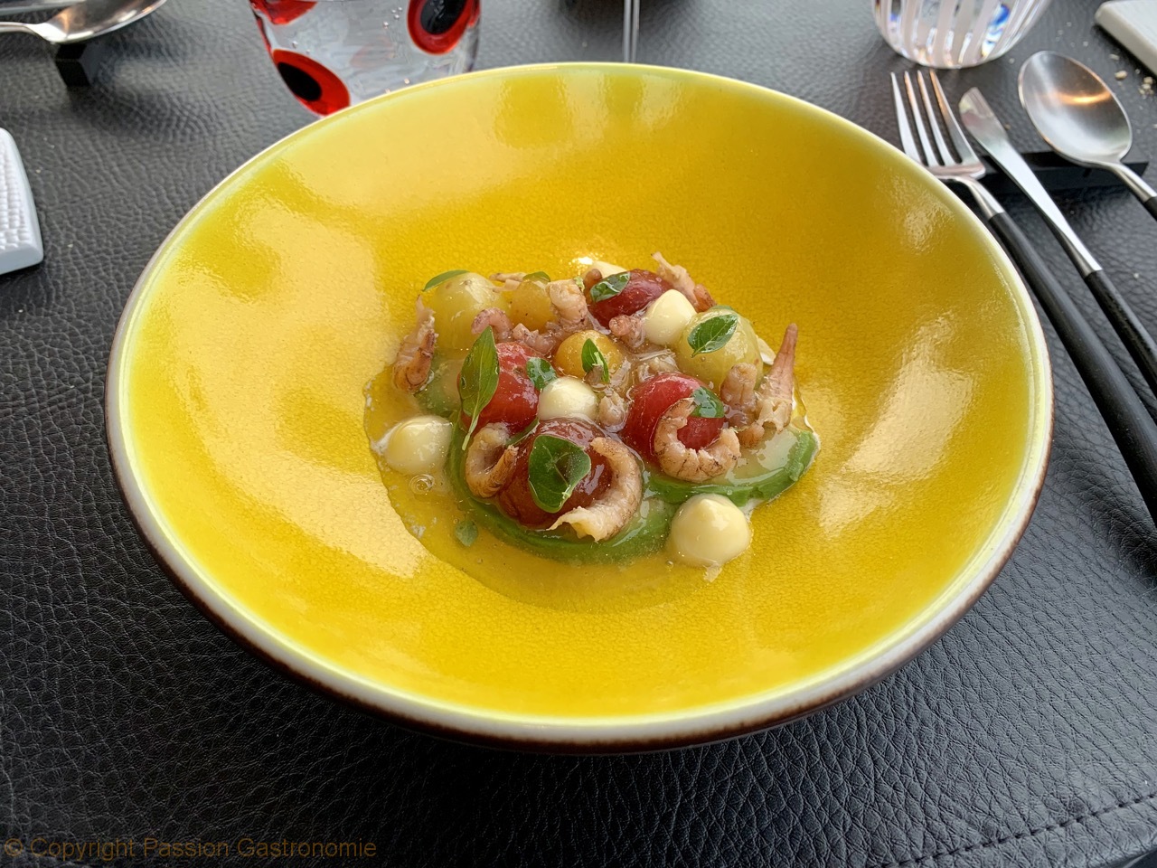 Restaurant La Villa In The Sky - Tomate cerise, crevettes grises, burrata, kéfir limes