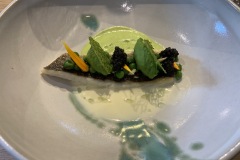 Restaurant Le Gastronome - Pêche du jour, crème de verveine, petits pois, amande (supplément Caviar 10€)