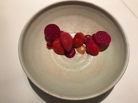 Restaurant Le Cor de Chasse - Fruits rouges, betterave, agastache Restaurant Le Cor de Chasse - Fruits rouges, betterave, agastache
