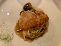 Restaurant Le Fou est Belge - Ris de veau poêlé, choux de Bruxelles Restaurant Le Fou est Belge - Ris de veau poêlé, choux de Bruxelles