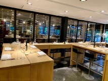 Restaurant Gril aux herbes - Le coin près de la cave à vin