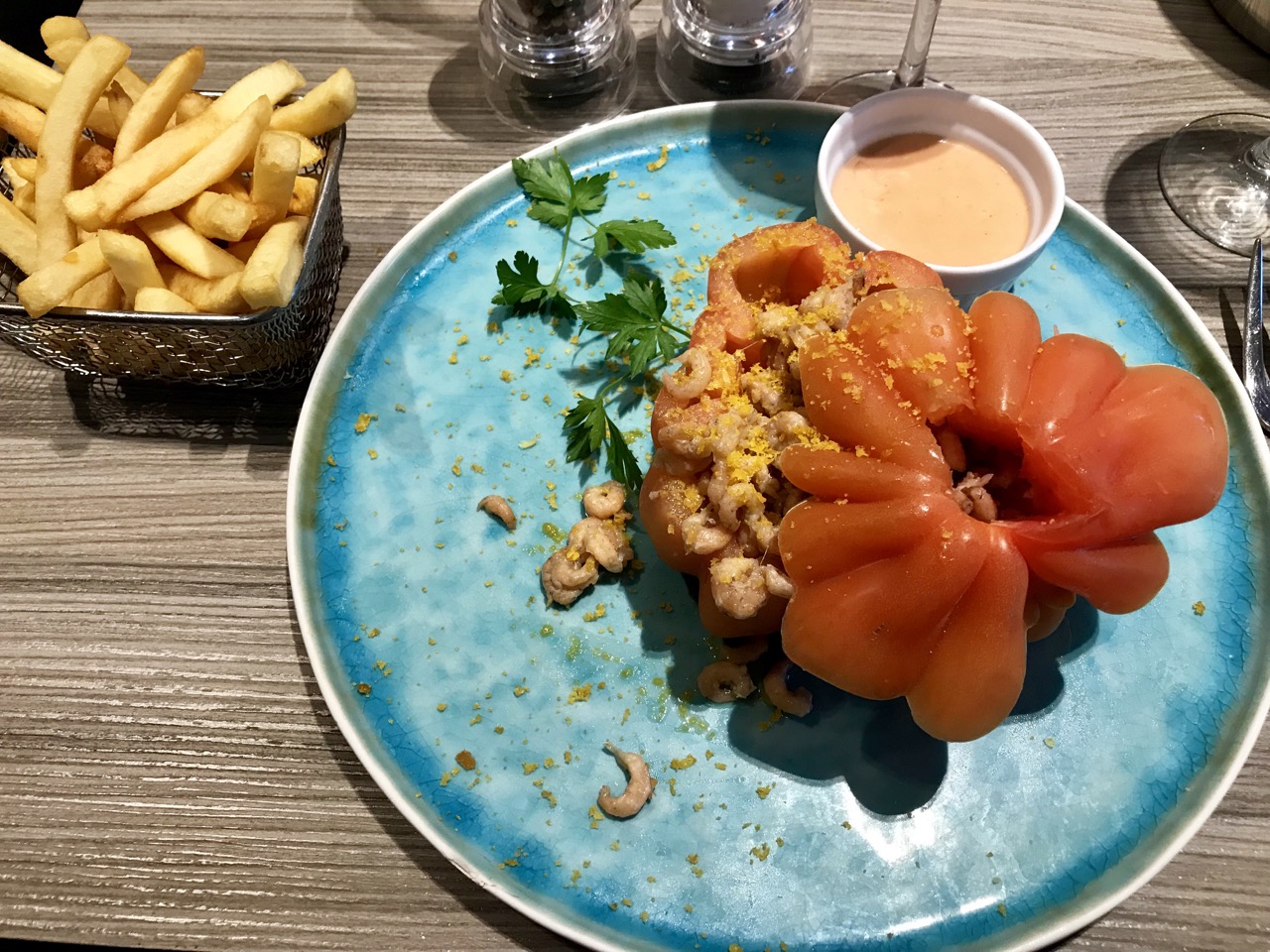 Restaurant La Sambre Et Meuse - La tomate coeur de boeuf et crevettes grises