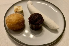 Restaurant L'Essentiel - Mignardises Restaurant L'Essentiel - Mignardises