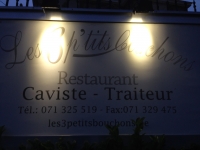 Restaurant Les Trois Petits Bouchons - Enseigne Restaurant Les Trois Petits Bouchons - Enseigne