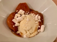 Restaurant Little Paris - Abricot et glace vanille Restaurant Little Paris - Abricot et glace vanille