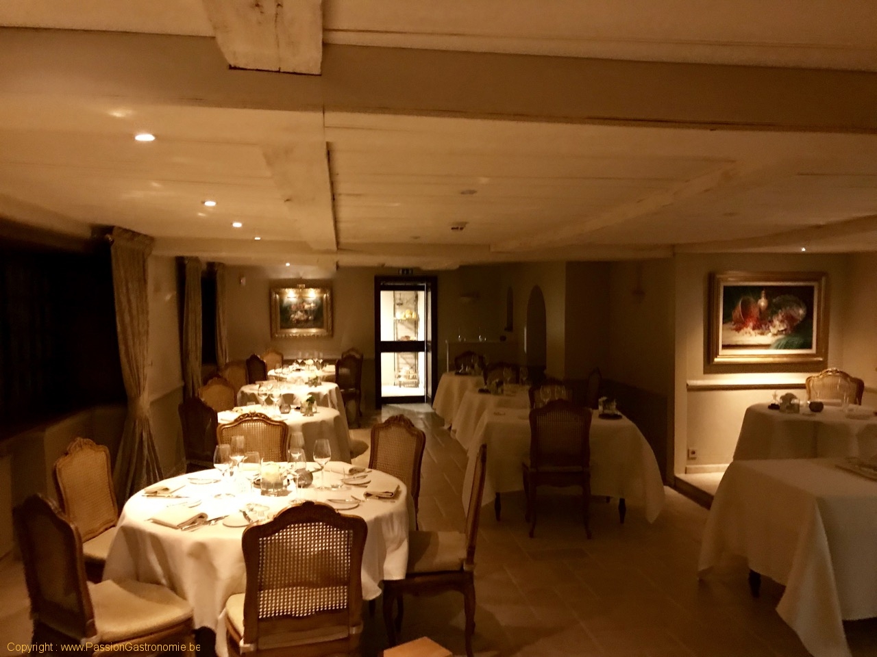 Auberge du Moulin Hideux - La salle du restaurant