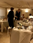 Auberge du Moulin Hideux - Les découpes en salle supervisées par Mme Lahire Auberge du Moulin Hideux - Les découpes en salle supervisées par Mme Lahire
