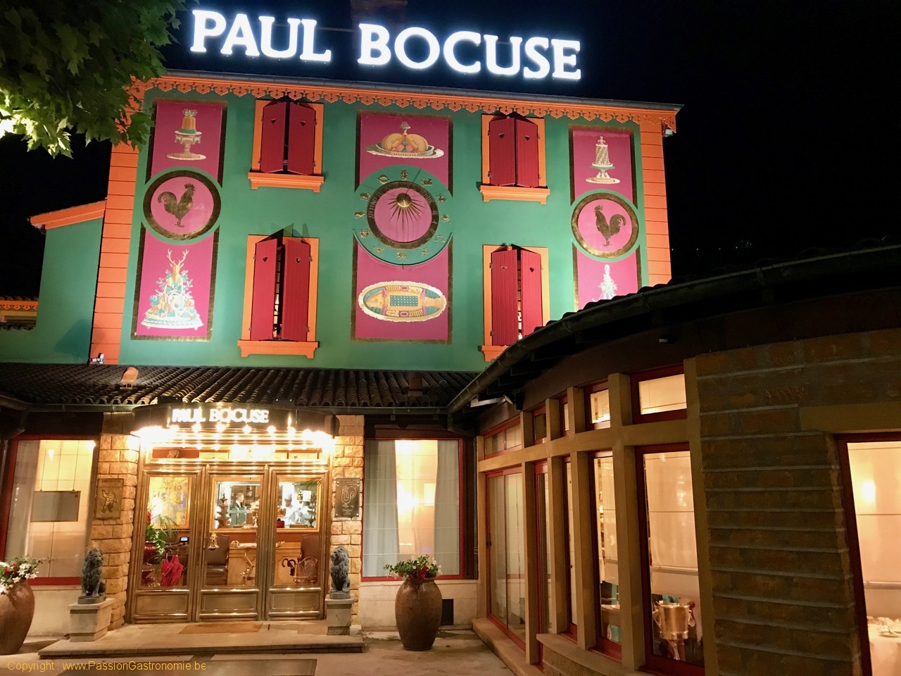 Restaurant Paul Bocuse - Le bâtiment vu de devant