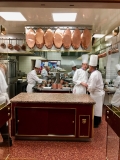 Restaurant Paul Bocuse - Deux MOFs en discussion