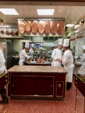 Restaurant Paul Bocuse - Deux MOFs en discussion