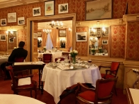 Restaurant Paul Bocuse - Une des salles de l'étage