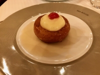 Restaurant Paul Bocuse - Baba au rhum "Tradition" Restaurant Paul Bocuse - Baba au rhum "Tradition"