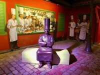 Restaurant Paul Bocuse - La statue de Monsieur Paul Restaurant Paul Bocuse - La statue de Monsieur Paul