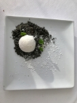 Restaurant Pouic Pouic - Crème au citron et yuzu, sorbet coco, rhum aux épices Restaurant Pouic Pouic - Crème au citron et yuzu, sorbet coco, rhum aux épices