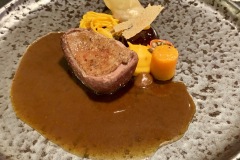 Restaurant Quai N°4 - Canard de chasse / courge / dim Sum / saté