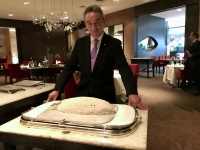 Restaurant Sea Grill - le bar en croute de sel Restaurant Sea Grill - le bar en croute de sel