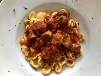 Restaurant Sotto Il Ponte - Orechiette al sugo rosso e ricotta Restaurant Sotto Il Ponte - Orechiette al sugo rosso e ricotta