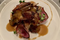 Restaurant Tribeca - Perdreau, purée, cèpes, pétales d\'oignons grillés, jus corsé