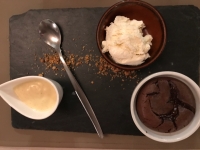 Restaurant Les caves de l'abbaye d'Aulne - Moelleux au chocolat Dulcey Restaurant Les caves de l'abbaye d'Aulne - Moelleux au chocolat Dulcey