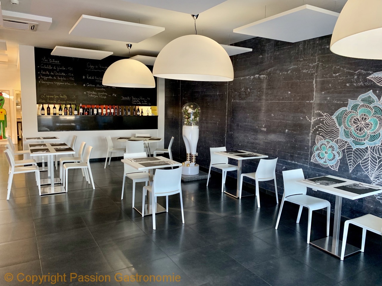 Trattoria Sotto Il Ponte - La salle du restaurant
